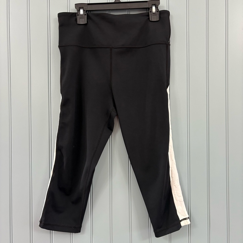 ZYIA Capri Length Black Leggings with White Sides Size 8-10